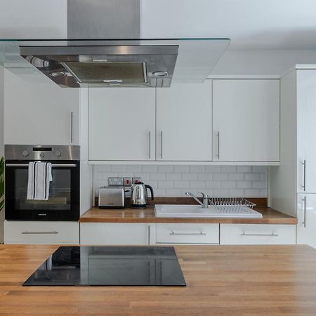 Stylish Two Bedroom Apartment By Central London With Garden Exteriér fotografie