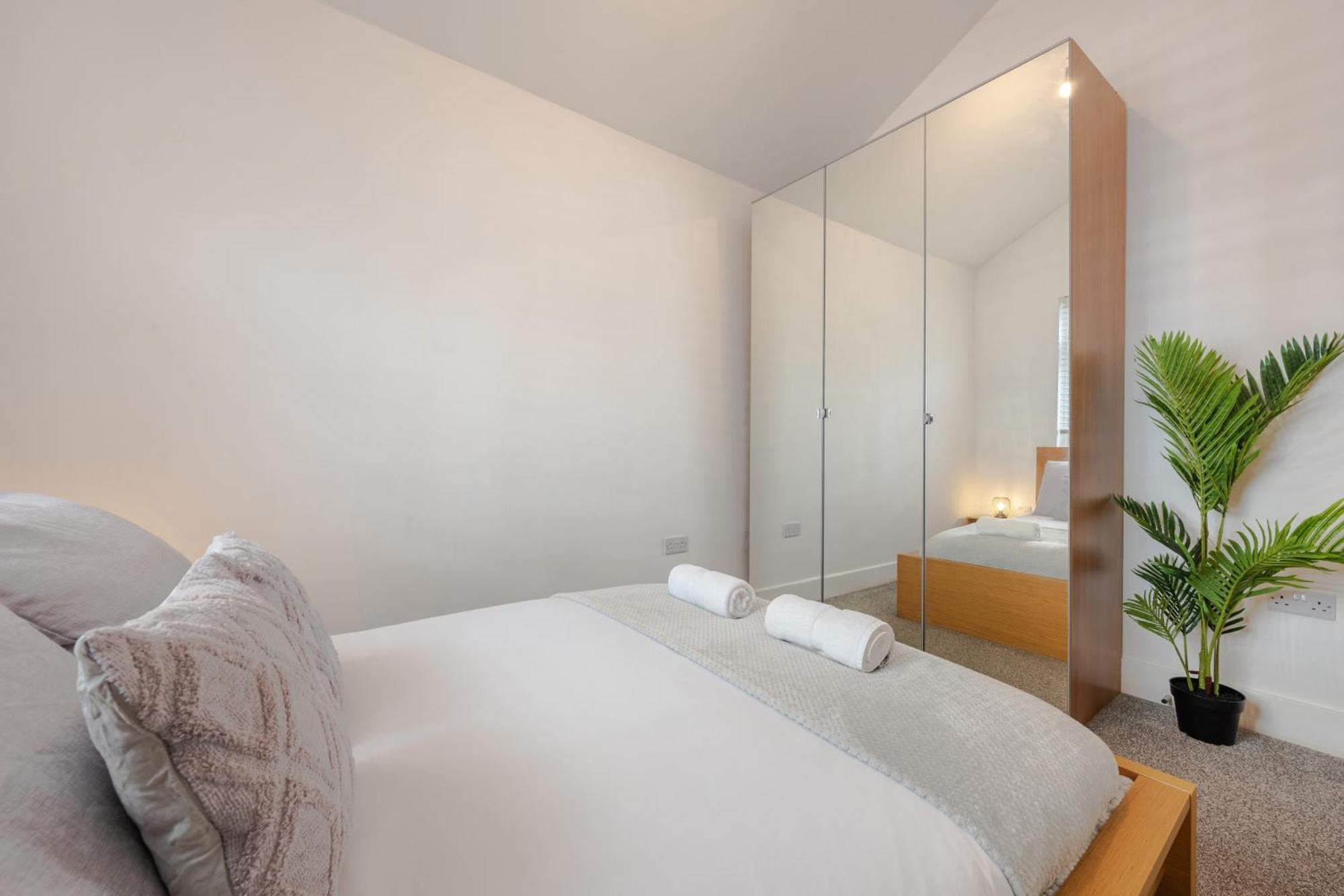 Stylish Two Bedroom Apartment By Central London With Garden Exteriér fotografie