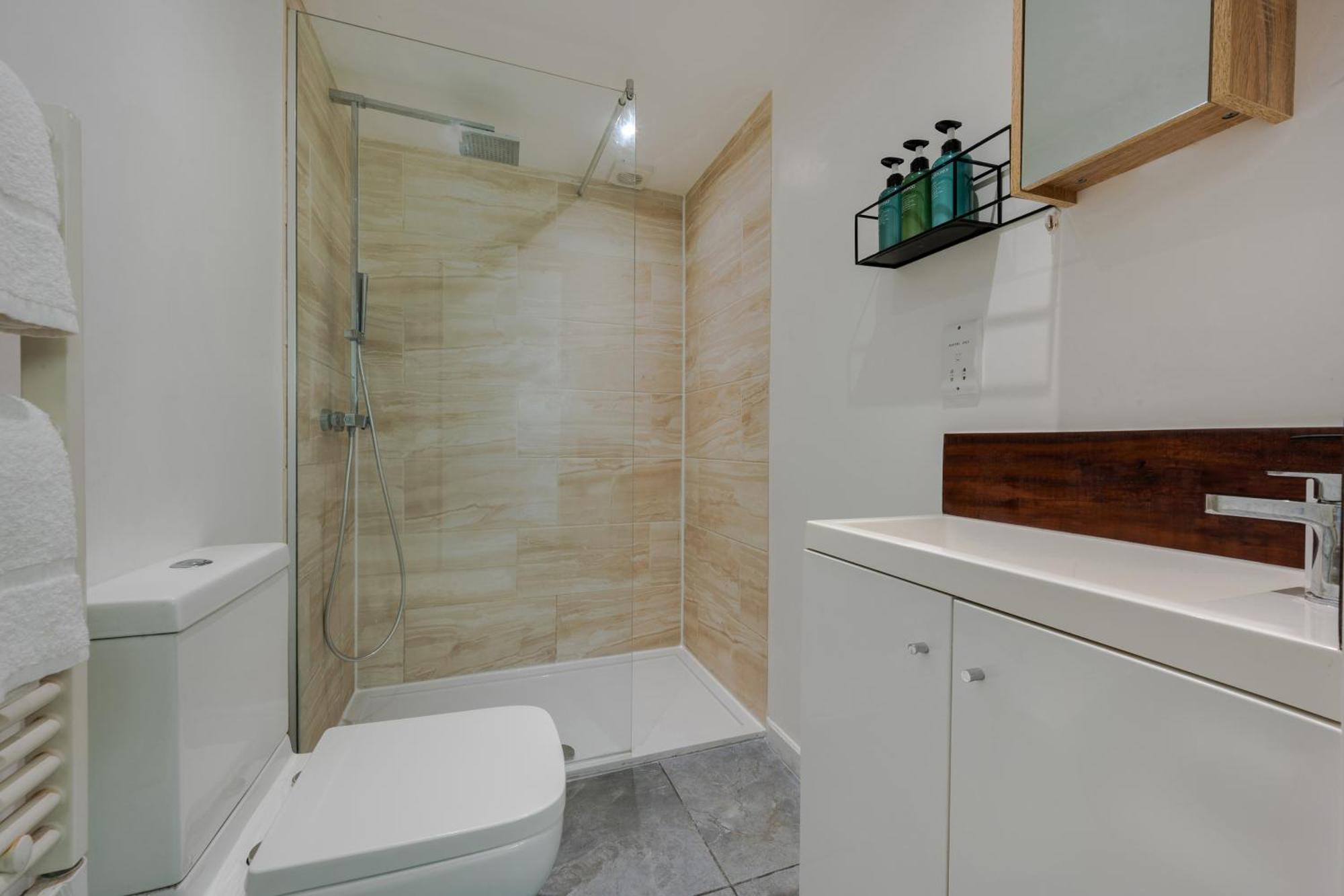 Stylish Two Bedroom Apartment By Central London With Garden Exteriér fotografie